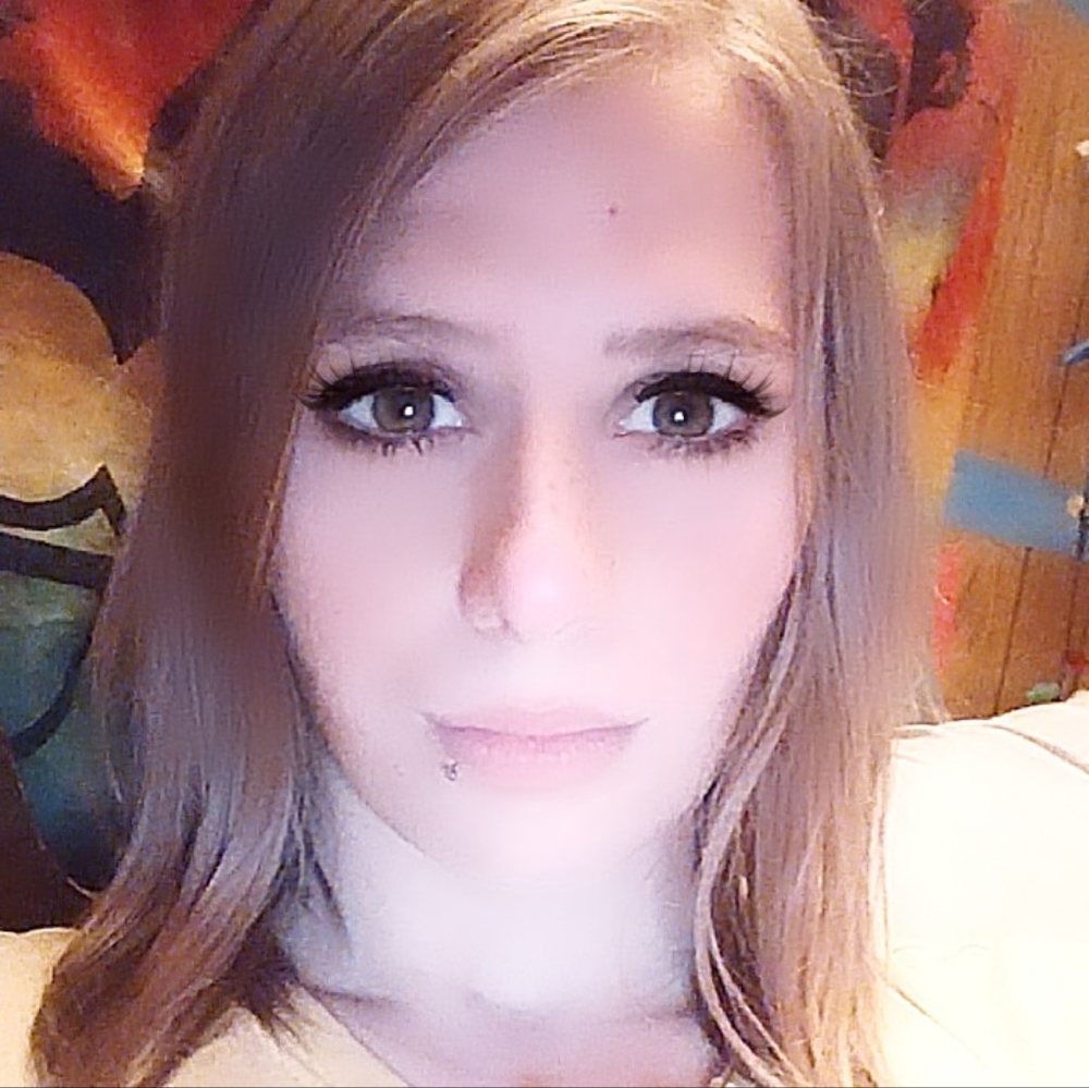 Meet your Posher, Holly!